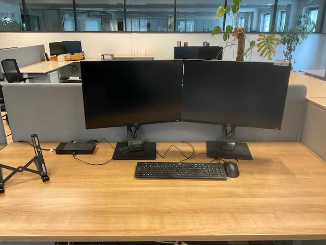 Iiyama prolite monitor (2x) - afbeelding 1 van  5