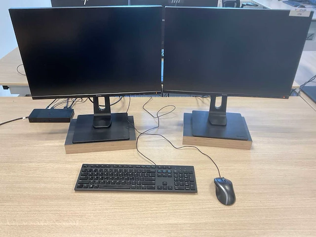 Iiyama prolite monitor (2x) - afbeelding 1 van  4