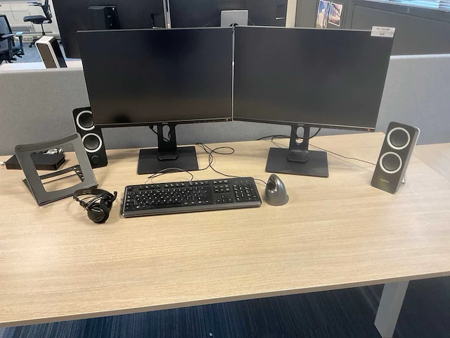 Iiyama prolite monitor (2x) - afbeelding 1 van  6