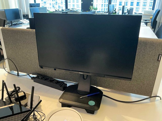 Iiyama / samsung 24 inch monitor (2x) - afbeelding 4 van  5