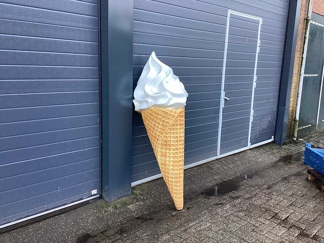 Ijsje - afbeelding 2 van  3