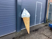Ijsje - afbeelding 2 van  3