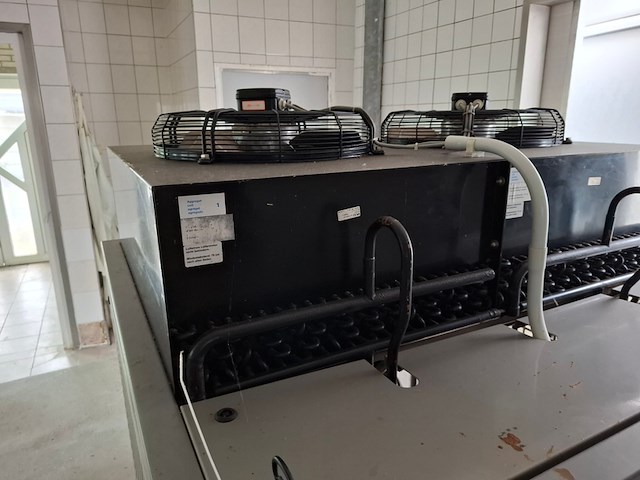 Ijsmachine ziegra, machine nummer 9745cl-72a-095000 - afbeelding 2 van  13
