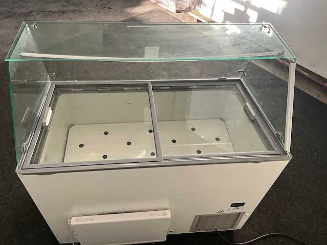 Ijsvitrine - afbeelding 7 van  9