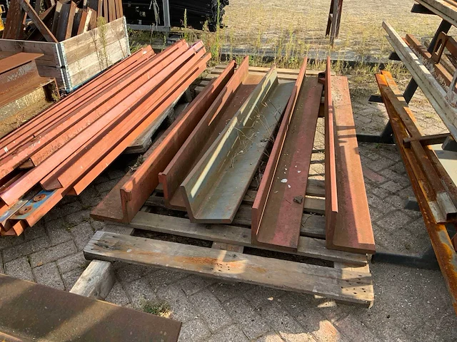 Ijzer - afbeelding 8 van  13