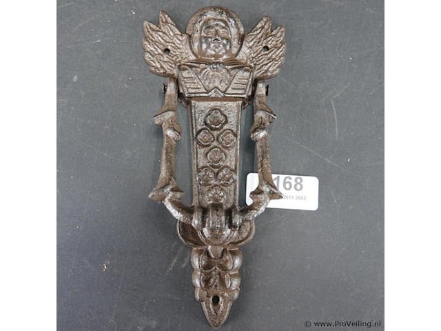 Ijzeren engel als deurklopper - afbeelding 1 van  5