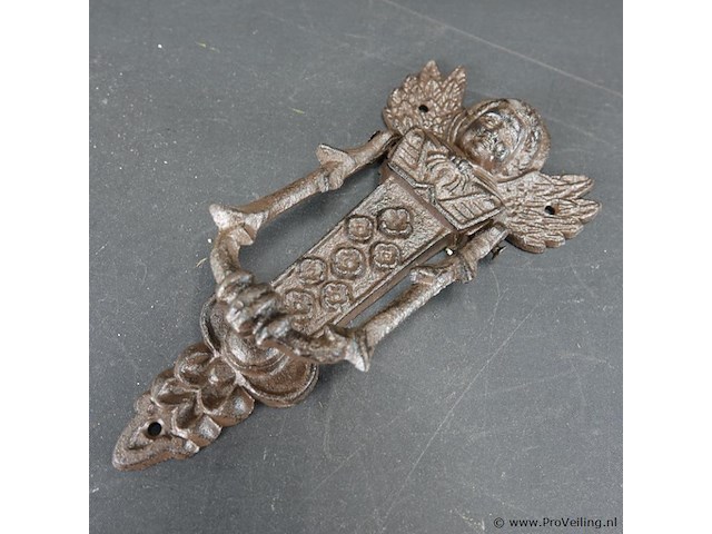 Ijzeren engel als deurklopper - afbeelding 2 van  5