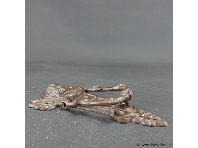 Ijzeren engel als deurklopper - afbeelding 3 van  5