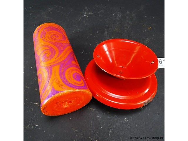 Ijzeren kaarsenstandaard met jaren 70 kaars - afbeelding 5 van  5