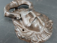 Ijzeren leeuwenkop als deurklopper - afbeelding 4 van  5