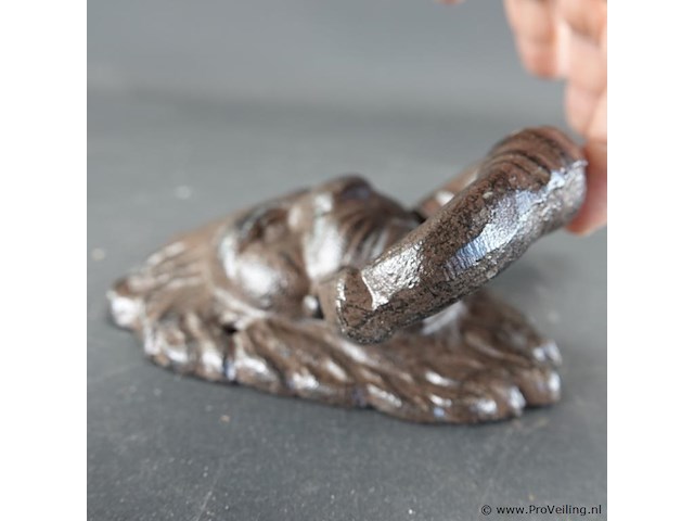 Ijzeren leeuwenkop als deurklopper - afbeelding 3 van  5