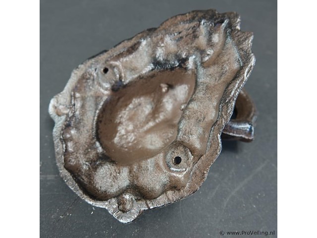 Ijzeren leeuwenkop als deurklopper - afbeelding 5 van  5