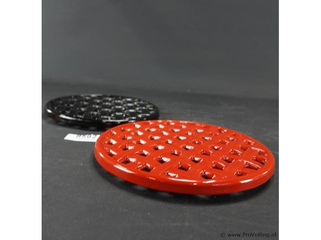 Ijzeren pannenonderzetters - afbeelding 3 van  5