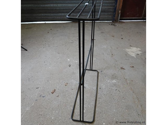 Ijzeren plantenrek - afbeelding 4 van  5