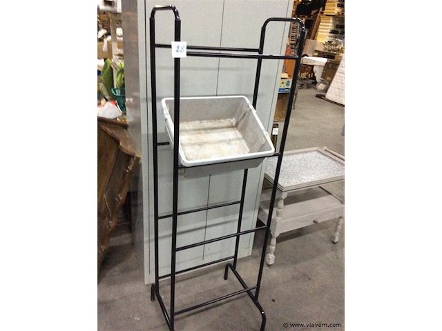 Ijzeren rek ( zonder bak ) - afbeelding 1 van  2
