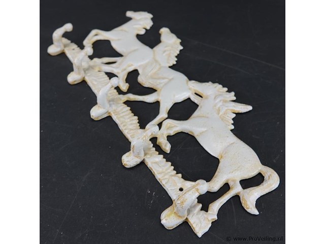 Ijzeren rennende paarden als hangrek - afbeelding 3 van  5