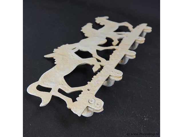 Ijzeren rennende paarden als hangrek - afbeelding 5 van  5