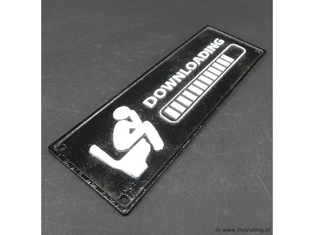 Ijzeren schild downloading - afbeelding 2 van  5