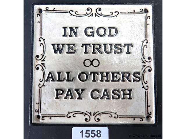 Ijzeren schild in god we trust - afbeelding 2 van  5
