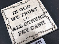 Ijzeren schild in god we trust - afbeelding 3 van  5