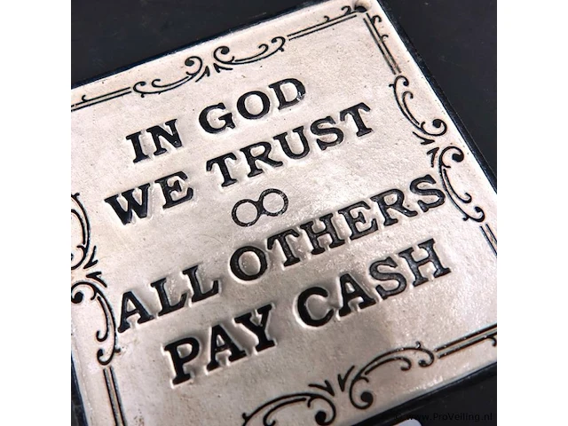 Ijzeren schild in god we trust - afbeelding 4 van  5