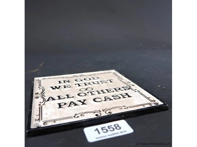 Ijzeren schild in god we trust - afbeelding 5 van  5