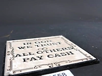 Ijzeren schild in god we trust - afbeelding 5 van  5