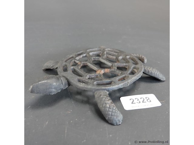Ijzeren schildpad als treef - afbeelding 1 van  5