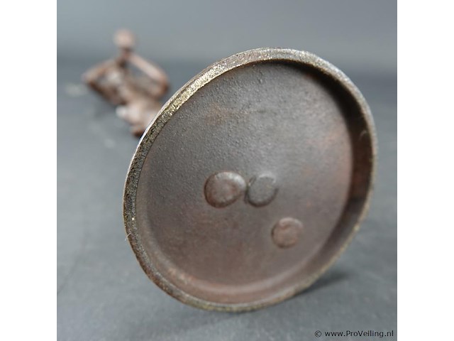 Ijzeren sculptuur muzikante - afbeelding 5 van  5