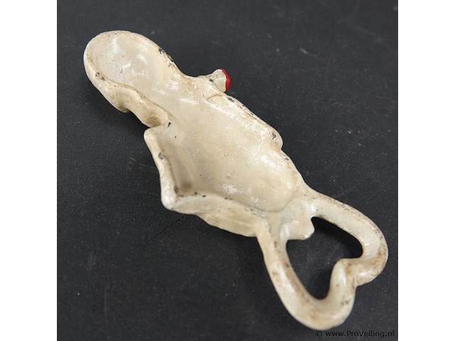 Ijzeren skelet als flesopener - afbeelding 5 van  5