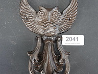 Ijzeren uil als deurklopper - afbeelding 1 van  5