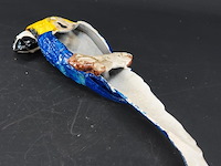 Ijzeren wanddecoratie in de vorm een blauw-gele ara - afbeelding 5 van  5