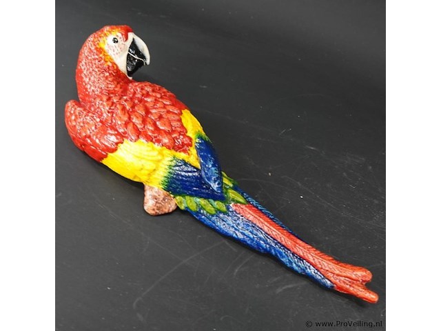 Ijzeren wanddecoratie in de vorm van een rood-gele ara. - afbeelding 3 van  5