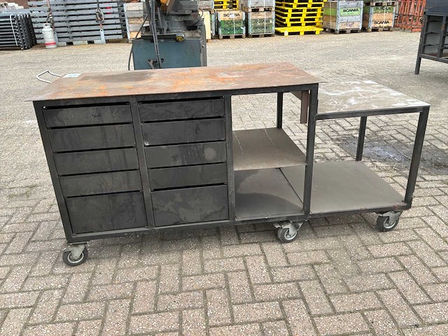 Ijzeren werkbank - afbeelding 1 van  4