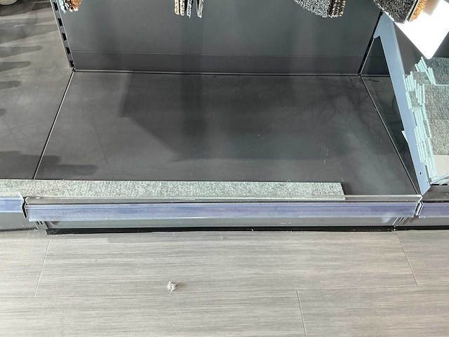 Ijzeren winkelstelling - afbeelding 4 van  18