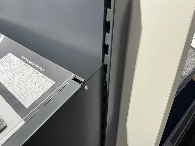 Ijzeren winkelstelling - afbeelding 9 van  18