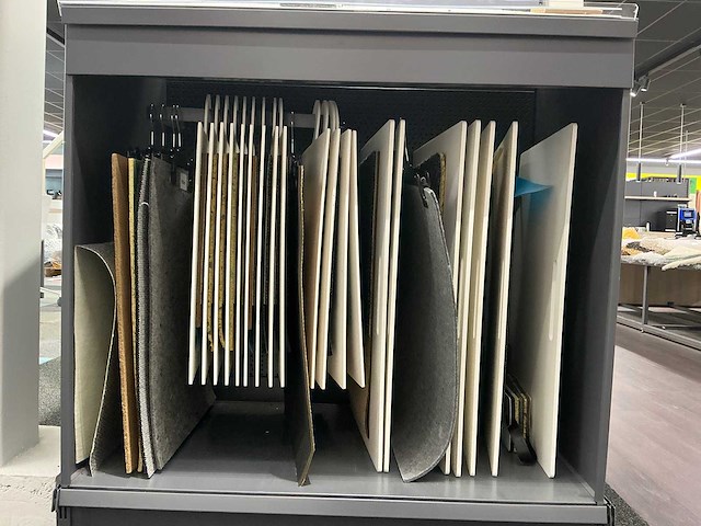 Ijzeren winkelstelling - afbeelding 10 van  18