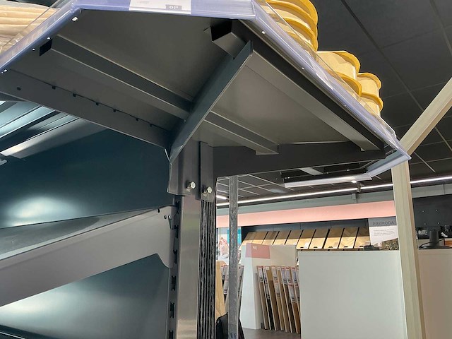 Ijzeren winkelstelling - afbeelding 16 van  18