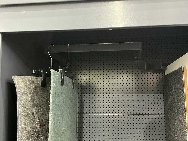 Ijzeren winkelstelling - afbeelding 8 van  16