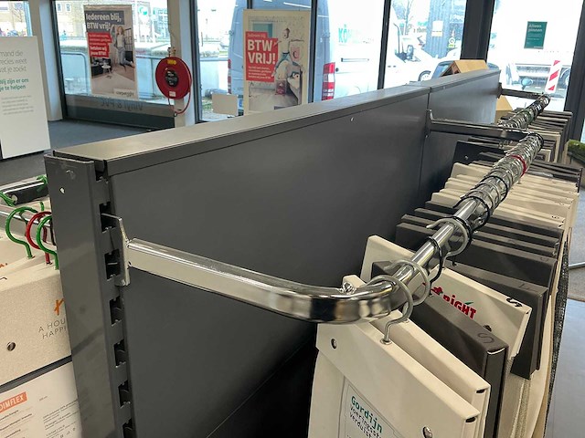 Ijzeren winkelstelling - afbeelding 4 van  16