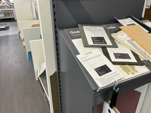 Ijzeren winkelstelling - afbeelding 7 van  16