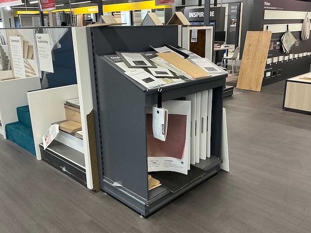 Ijzeren winkelstelling - afbeelding 11 van  16