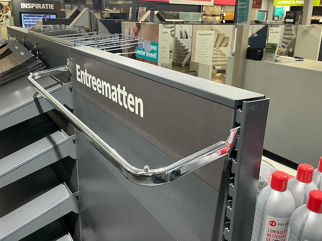 Ijzeren winkelstelling - afbeelding 15 van  16