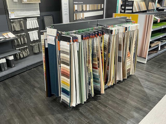 Ijzeren winkelstelling - afbeelding 1 van  5