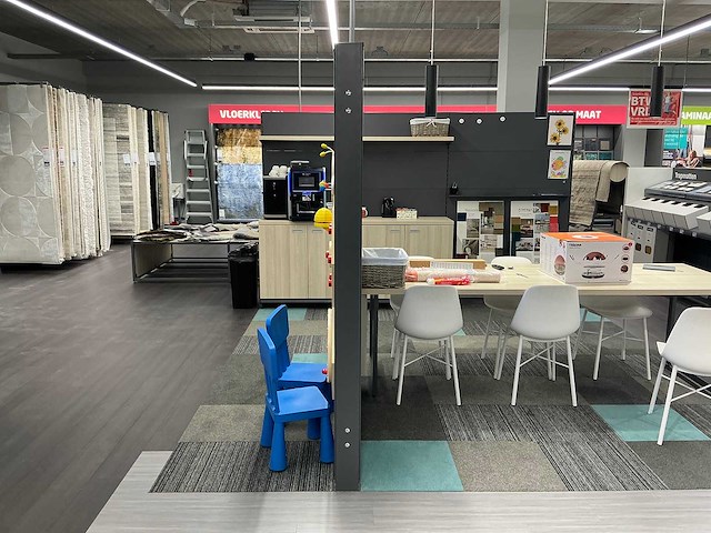 Ijzeren winkelstelling - afbeelding 9 van  20