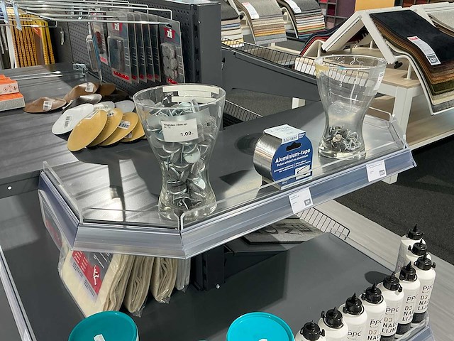 Ijzeren winkelstelling - afbeelding 17 van  20