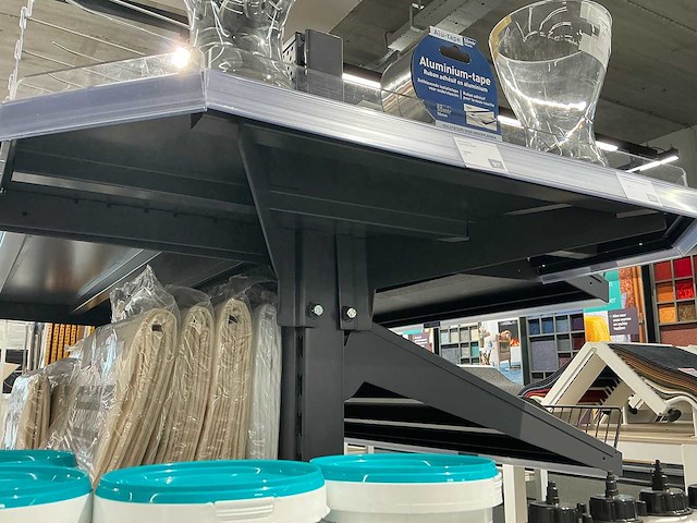 Ijzeren winkelstelling - afbeelding 18 van  20