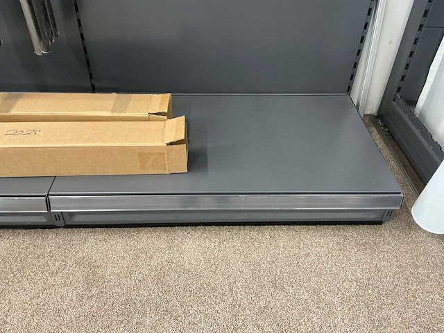 Ijzeren winkelstelling - afbeelding 7 van  13