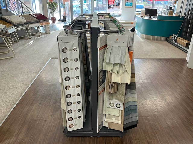 Ijzeren winkelstelling - afbeelding 8 van  13