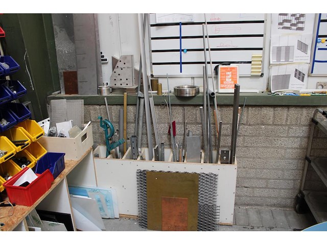 Ijzerproducten w.o. staven, kokers, platen, etc. - afbeelding 1 van  4